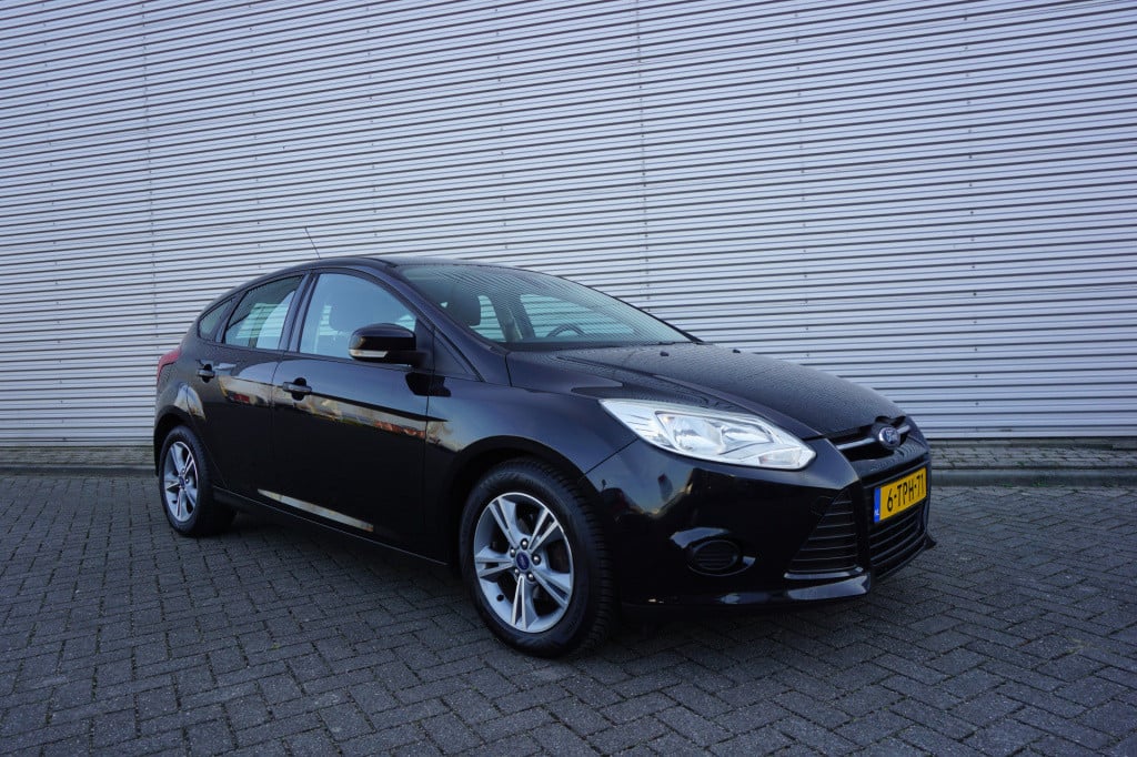 Ford Focus 1.0 ecoboost edition airco / cruise / elektr. ramen / lm velgen 