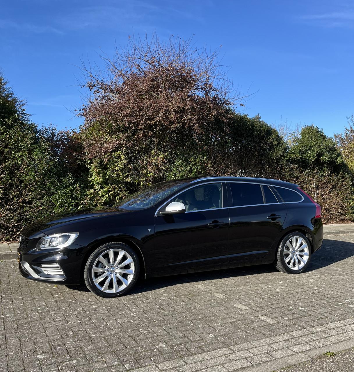 Volvo V60 2.0 T4 R Design