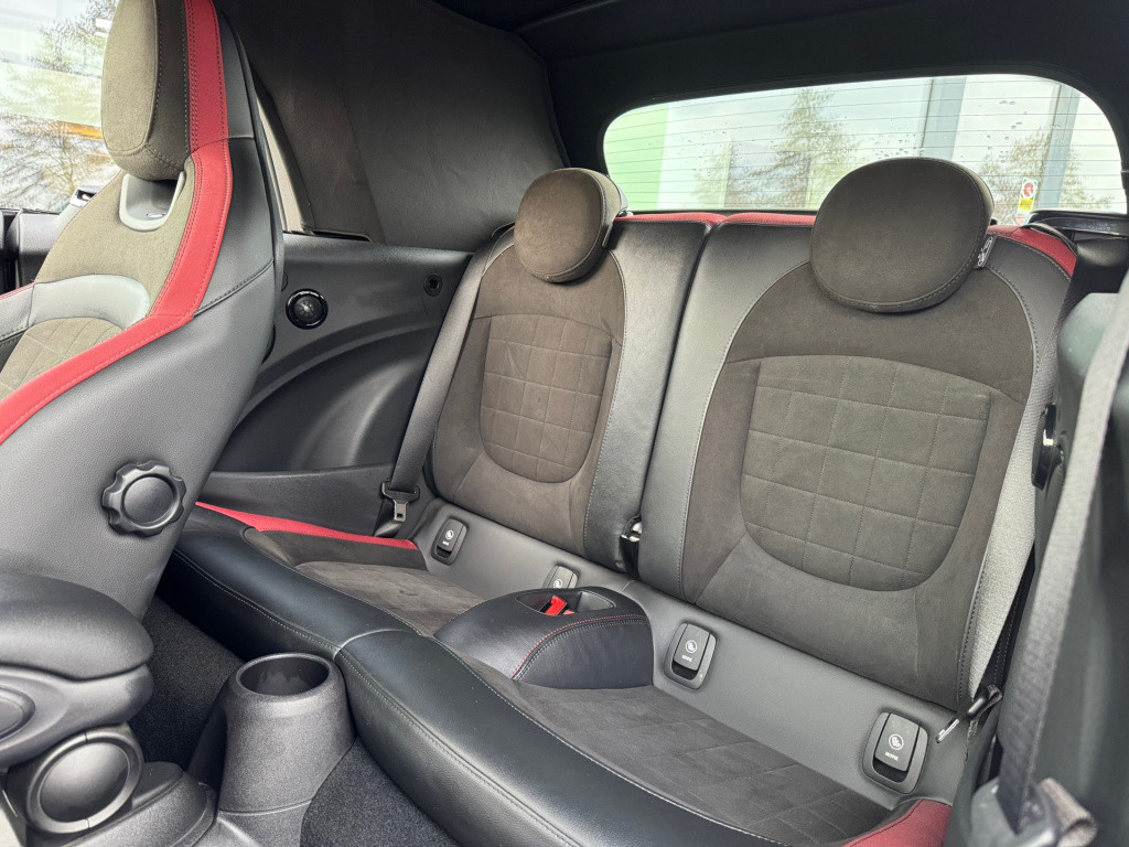 Mini Cooper S Cabrio mini 2.0 chili * jcw pakket * harman/kardon * stoelver