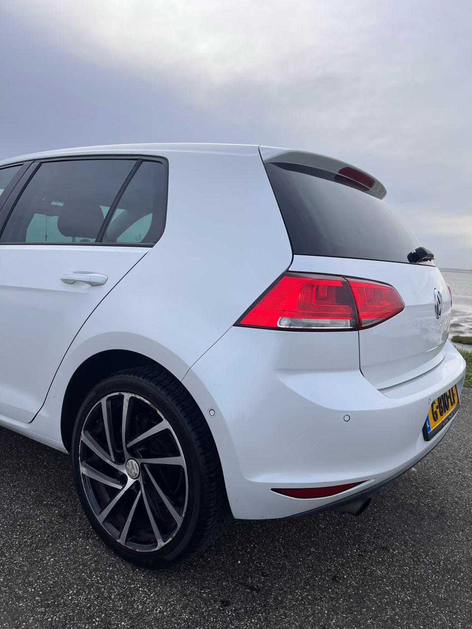 Volkswagen Golf 1.2 TSI Parelmoer Wit met panorama schuifdak