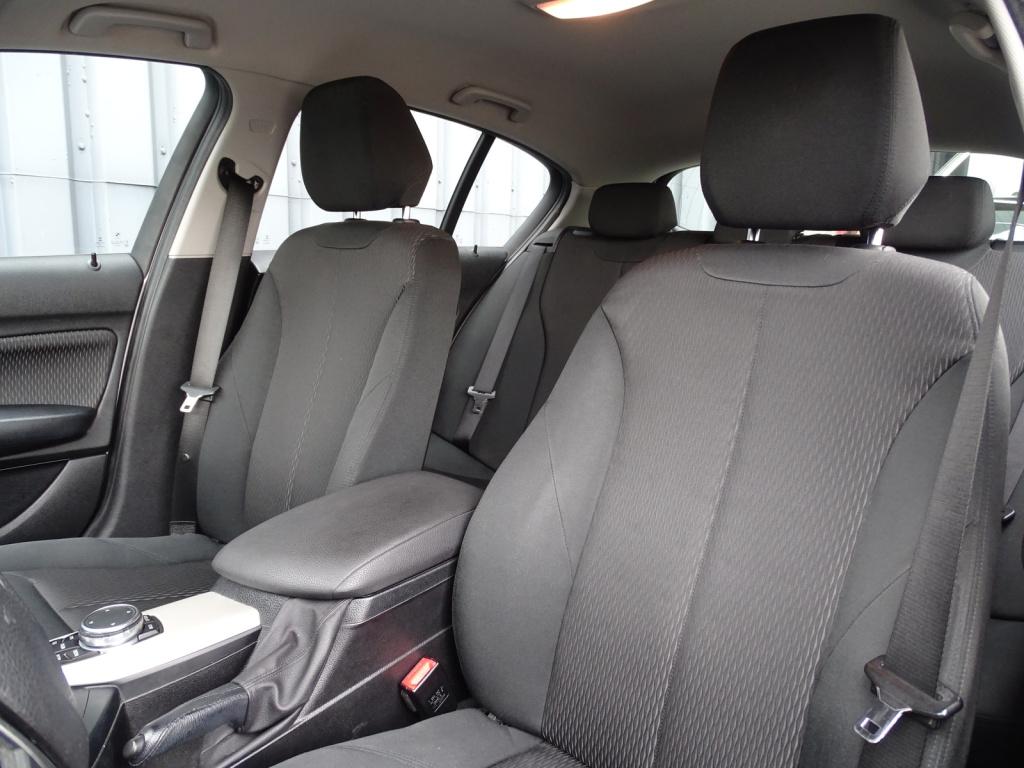 BMW 1 Serie 118i corporate lease essential automaat | led | navi