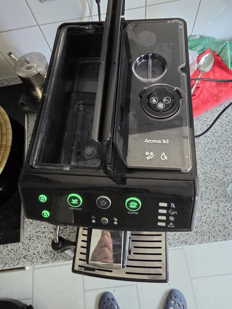 Te koop philips koffieapparaat en goede staat