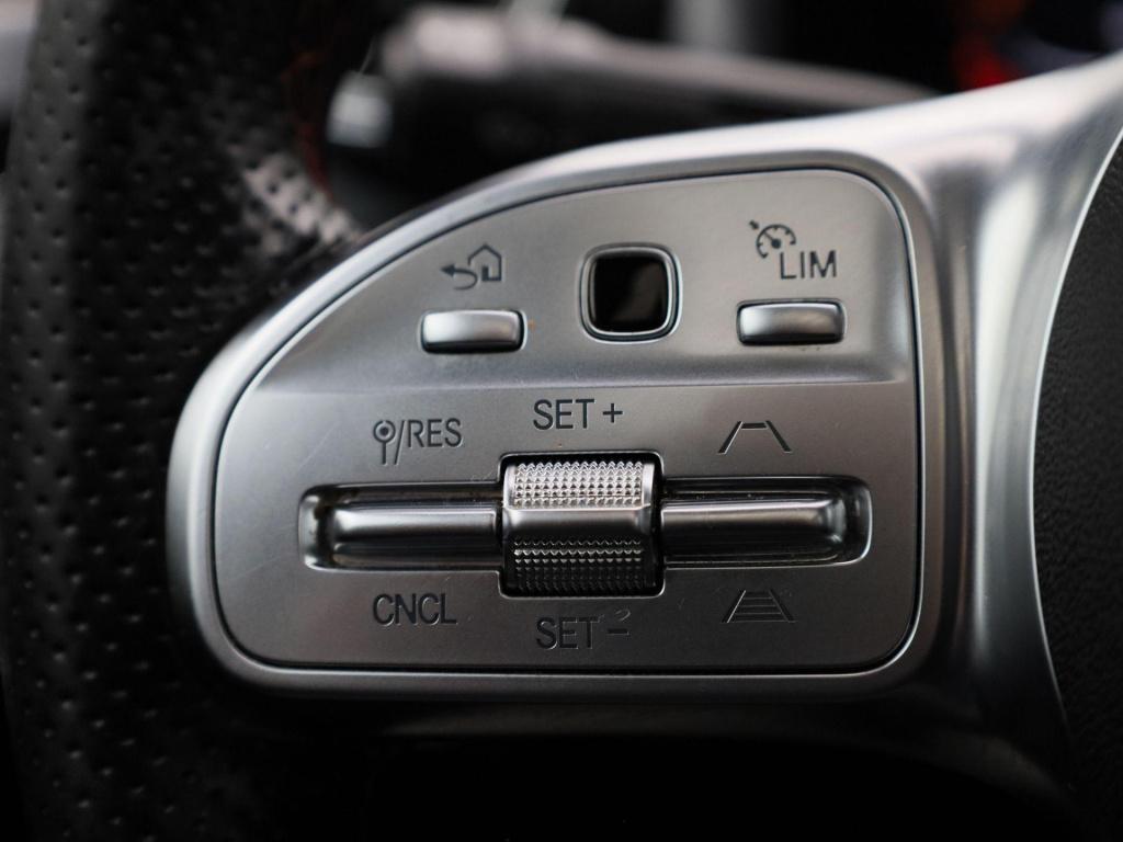 Mercedes-Benz A-Klasse limousine a 250 e amg line | automaat | panoramadak 