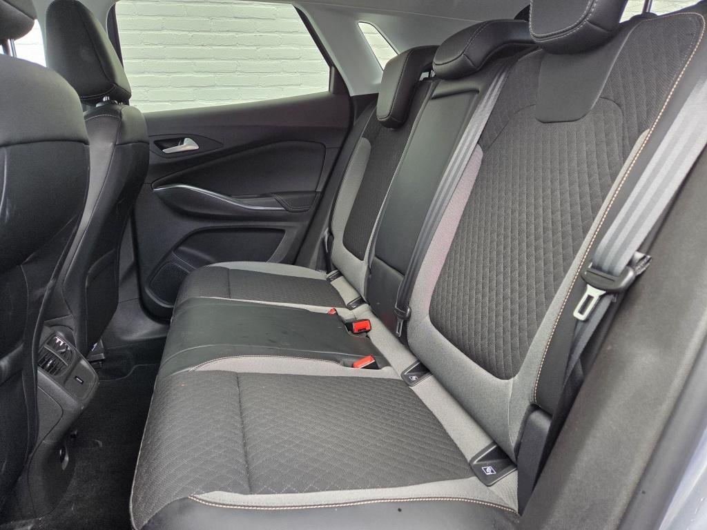 Opel Grandland X 130 pk turbo business executive | stoel/stuurverwarming | 