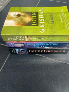 Te koop 3 boeken van John Grisham