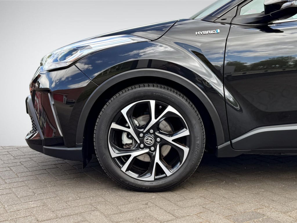 Toyota C-hr 1.8 hybrid dynamic | trekhaak afneembaar | navigatie | camera |
