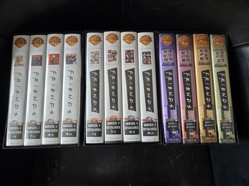 Friends Boxset VHS Serie 2-3-4. Bieden mag