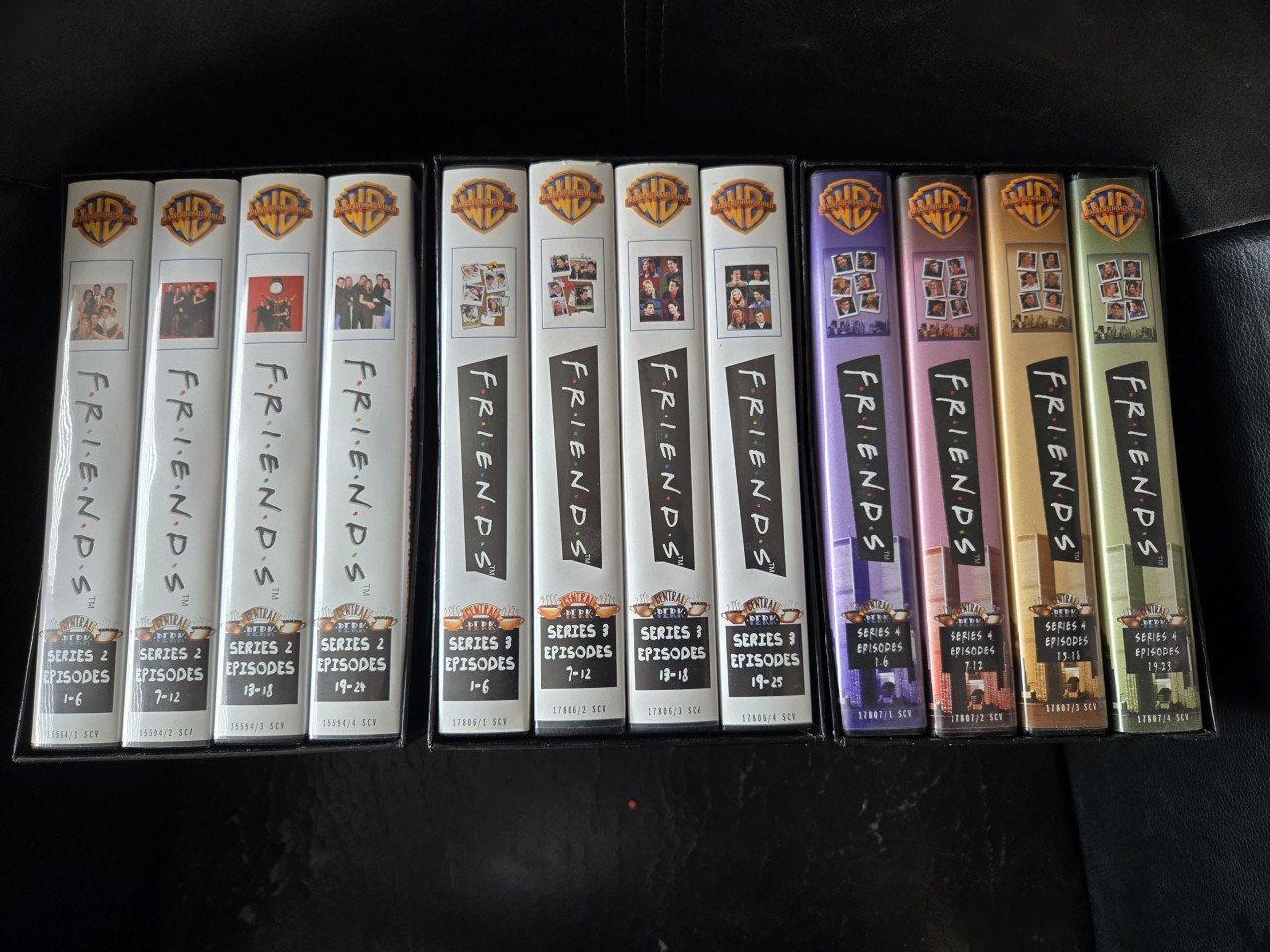Friends Boxset VHS Serie 2-3-4. Bieden mag