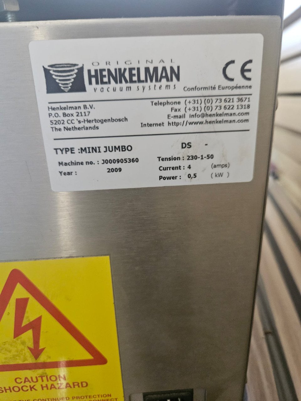 Vacuum machine