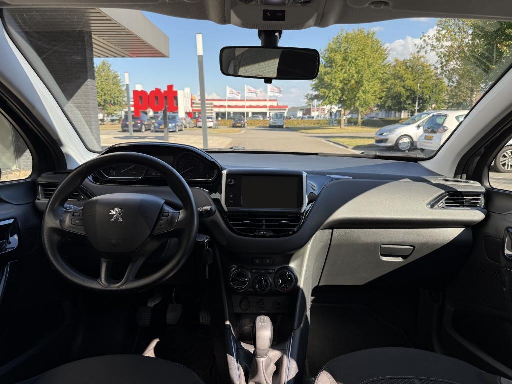 Peugeot 208 1.2 vti active // schermradio //
