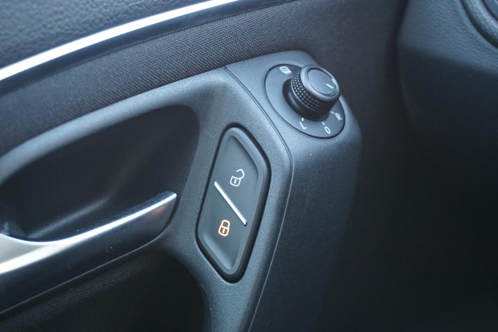 Volkswagen Polo 1.2 tsi highline climate / cruise / bt / parkeers. / elektr