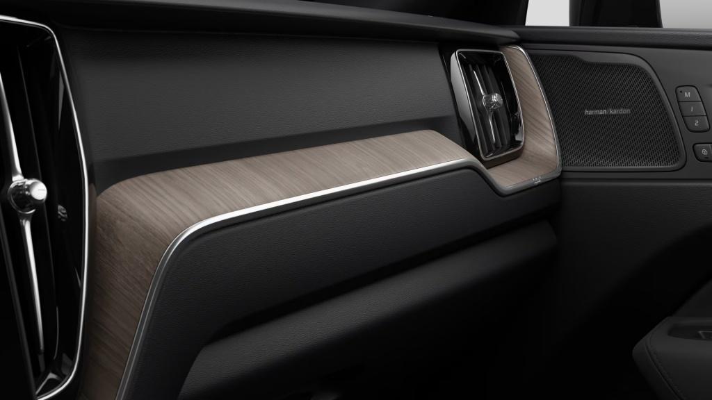 Volvo XC60 t6 awd gt plus dark 22"