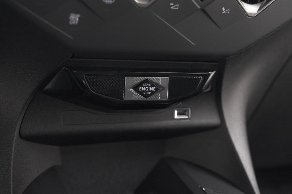 Ds Ds 3 crossback puretech 100 montmartre | parkeersensoren | apple carplay