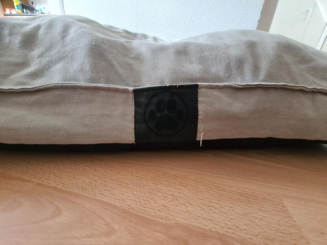 Petlife hondenkussen licht grijs 100x70x10