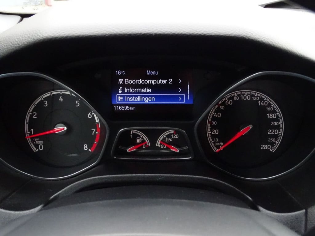 Ford Focus wagon 2.0 st-3 250pk | camera | recaro | 19"