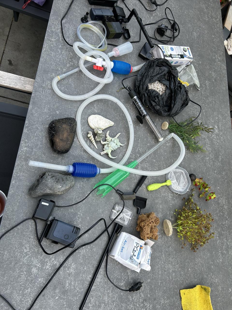 Aquarium met toebehoren