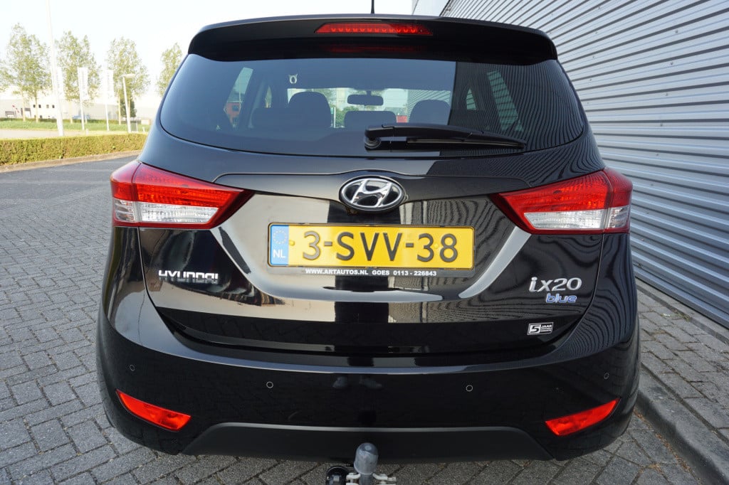 Hyundai Ix20 1.4i i-magine airco / navi / camera / cruise / trekhaak / park