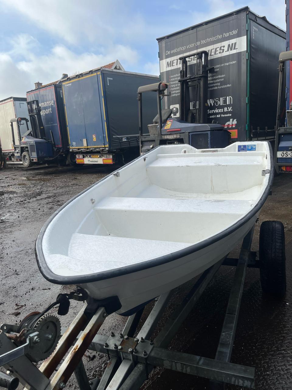 Crescent 310 met 5 pk Yamaha