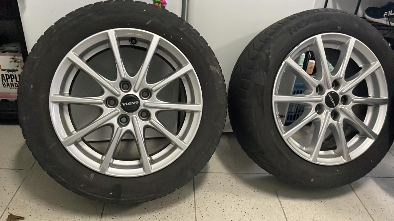 Te koop winterbanden met aluminium velg 205 55 R 16