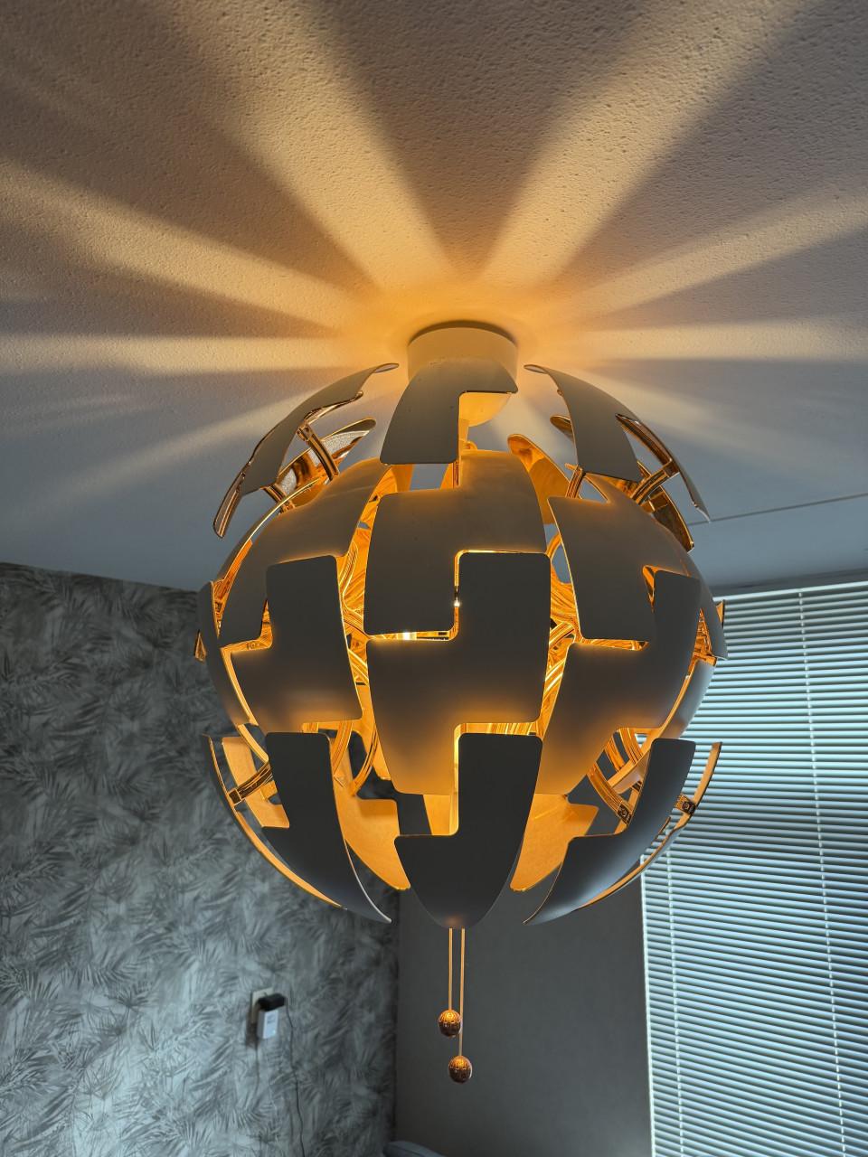 2 mooie goud/witte Ikea lamp