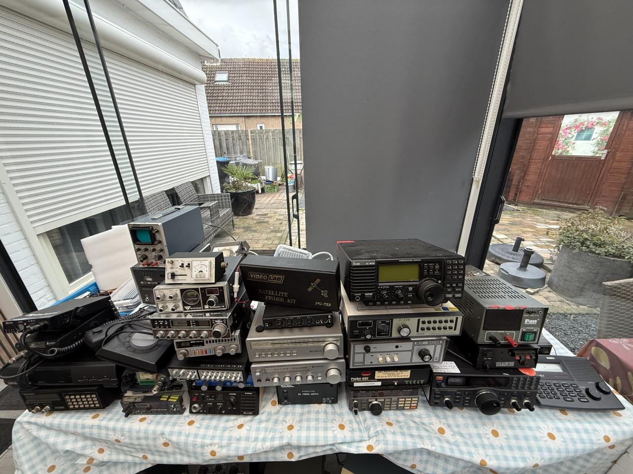 Diverse zendamateur apparatuur