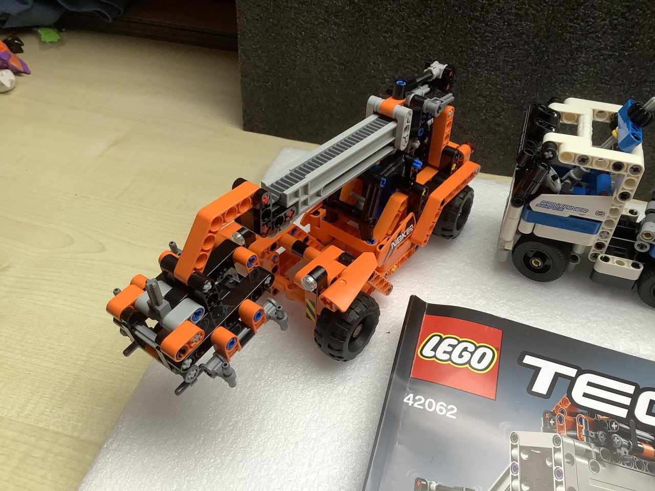 Lego Technic nr.42062 container overslag. Compleet in doos.