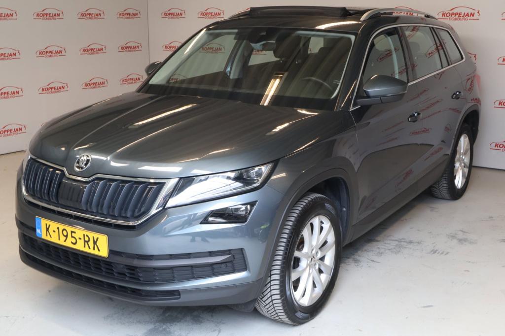 Skoda Kodiaq 1.5 tsi business edition nl auto, trekhaak, stoel en stuur ver