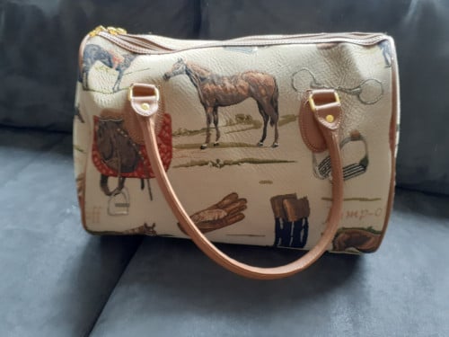 Mooie tas 36 cm breed  32 cm hoog/ diep