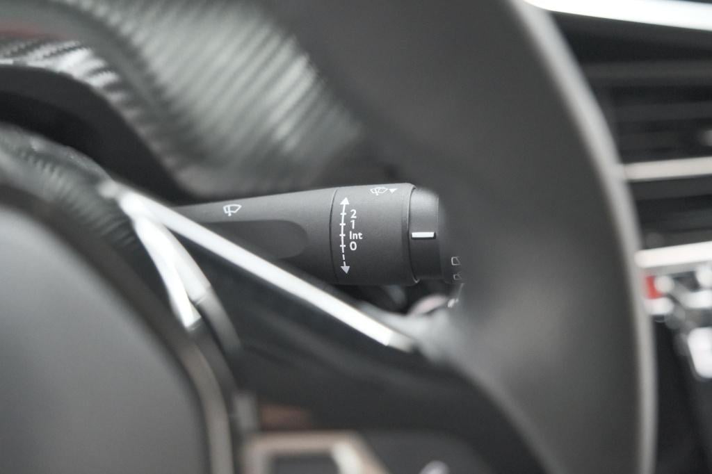 Peugeot 208 puretech 100 active | parkeersensoren | navigatie | apple carpl