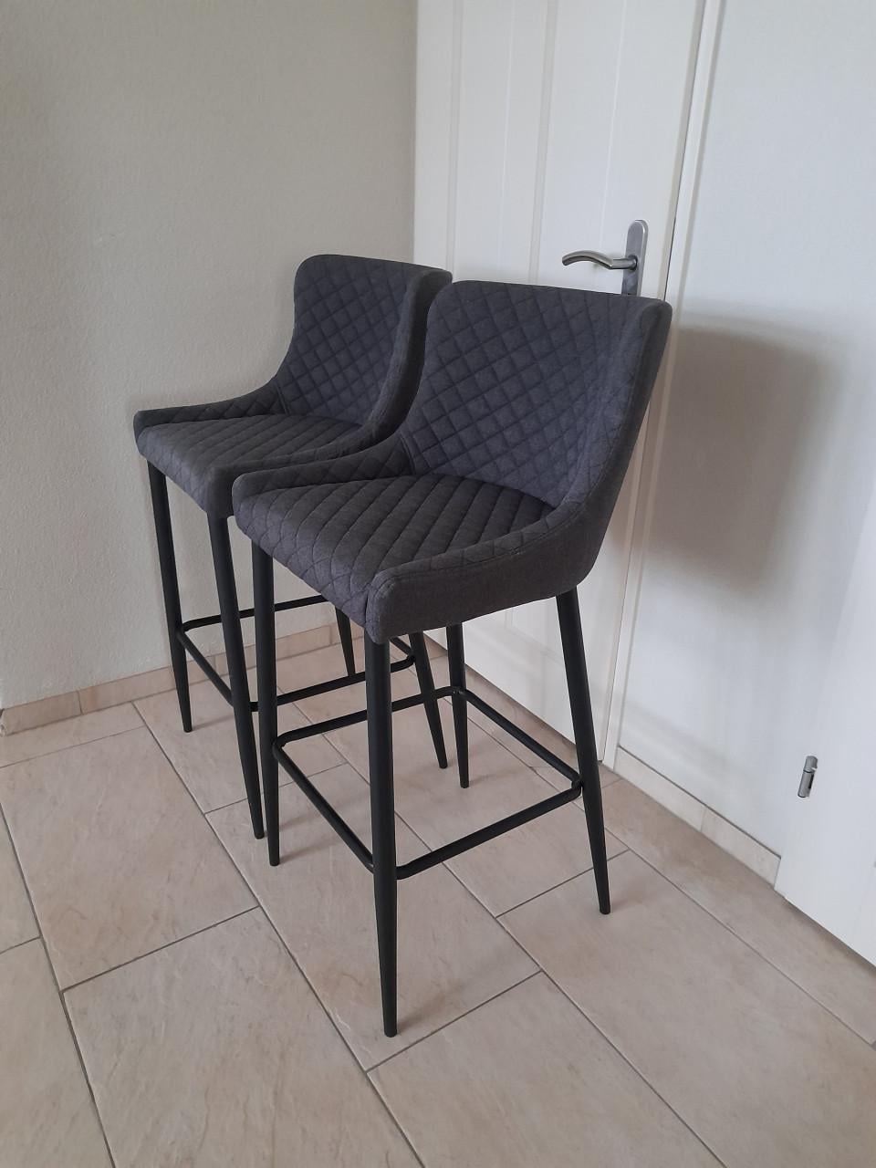 2 mooie barkrukken ( in goede nette staat )
