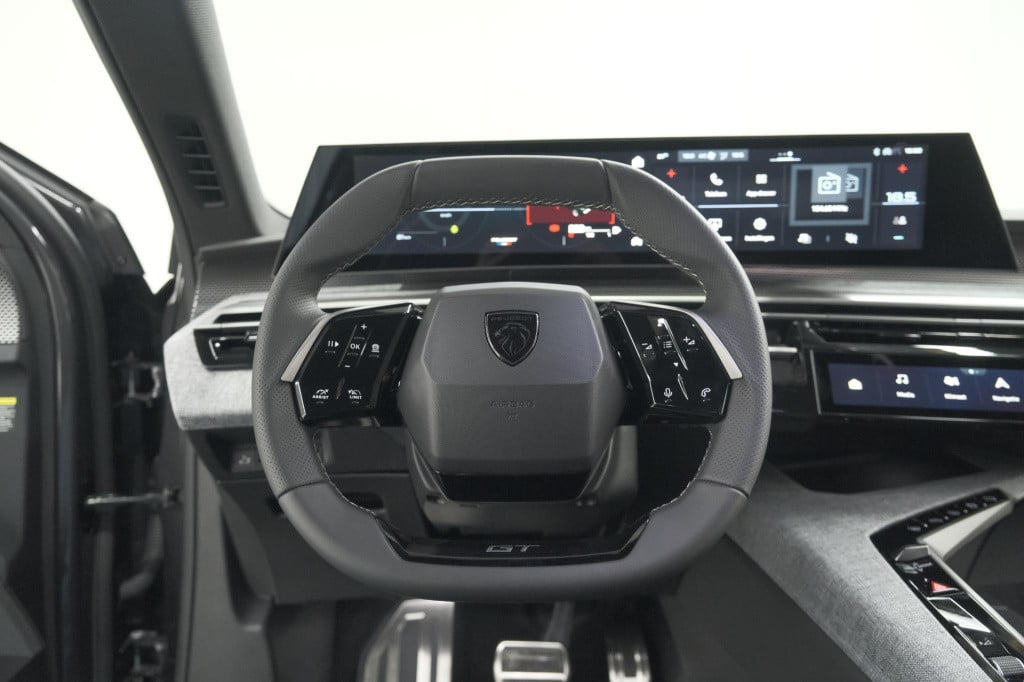 Peugeot 5008 1.2 hybrid 145 gt | panoramadak | camera | elektrische achterk