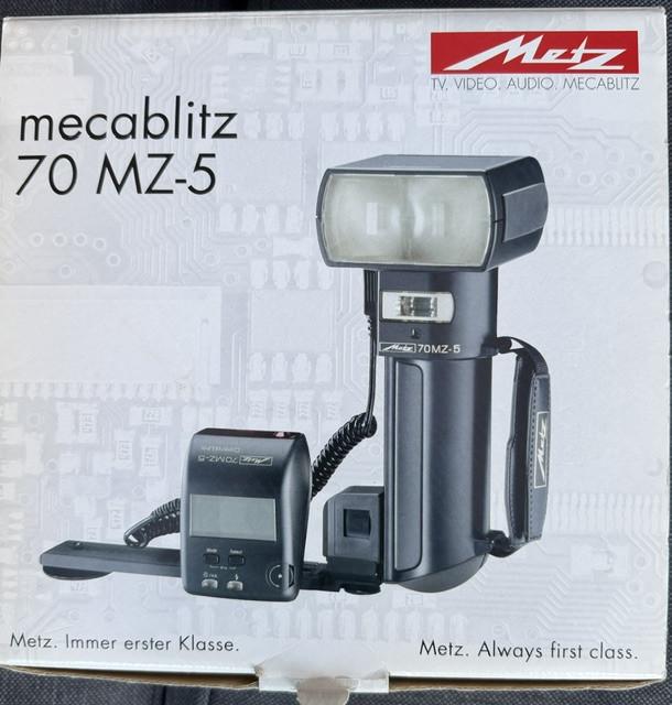 ZGAN Metz Mecablitz 70 MZ-5 en een prachtig boek van Canon.
