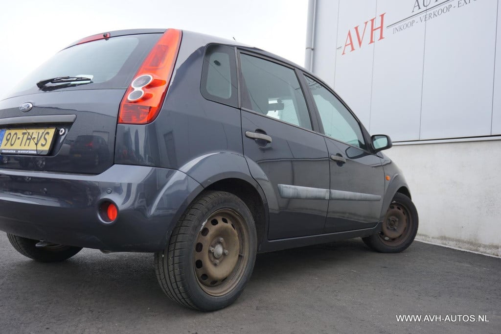 Ford Fiesta 1.4-16v futura automaat