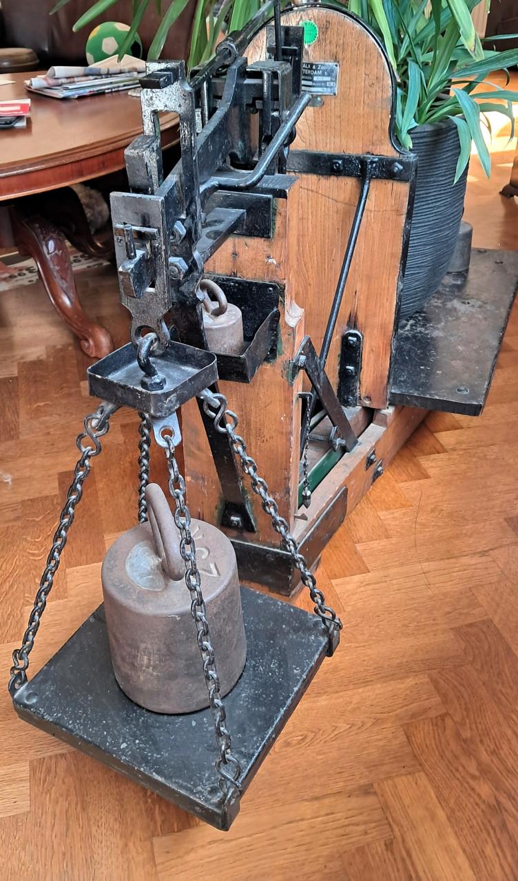 Unieke Industriële Bascule Weegschaal – D. van Halk & Zoon (500 kg) 1945