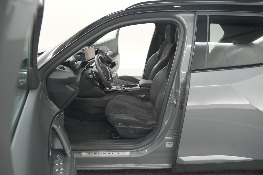 Peugeot 2008 puretech 130 eat8 gt | 360 camera | stoelmassage | adaptieve c