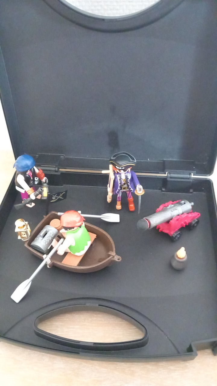 Playmobil piraten met roeiboot en kanon in box