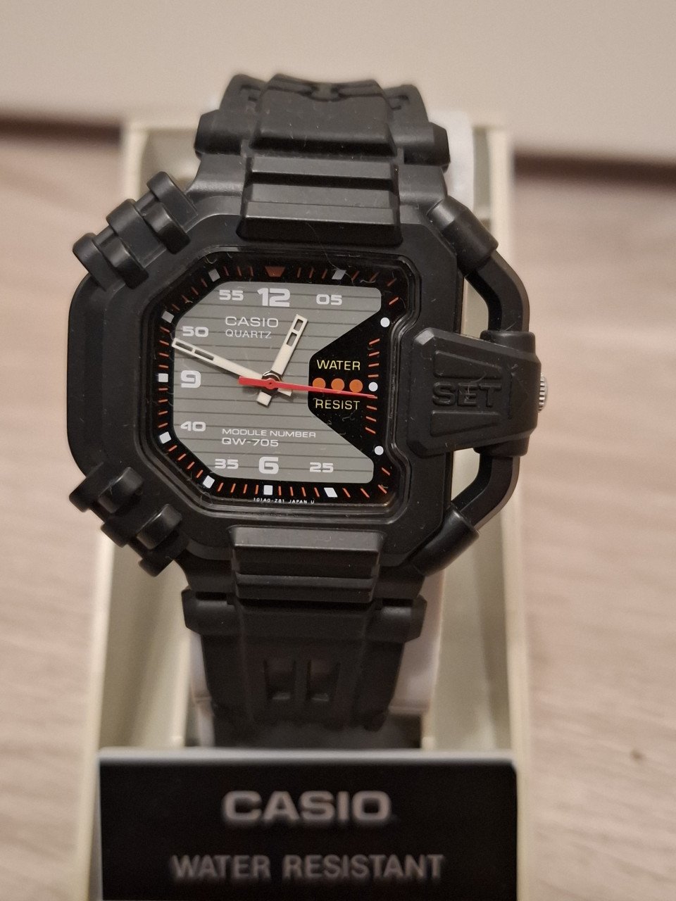 Casio 705 MQN-11 vintage horloge