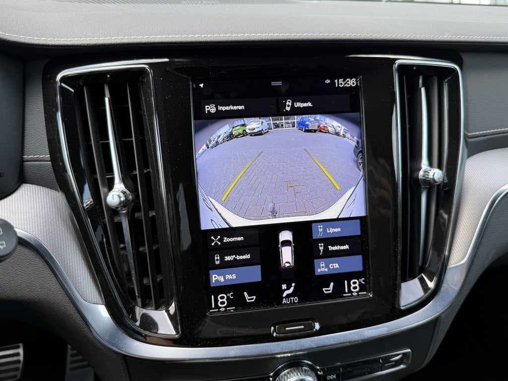 Volvo V60 t6 340pk recharge r-design| panodak| adap.cruise| 360 camera