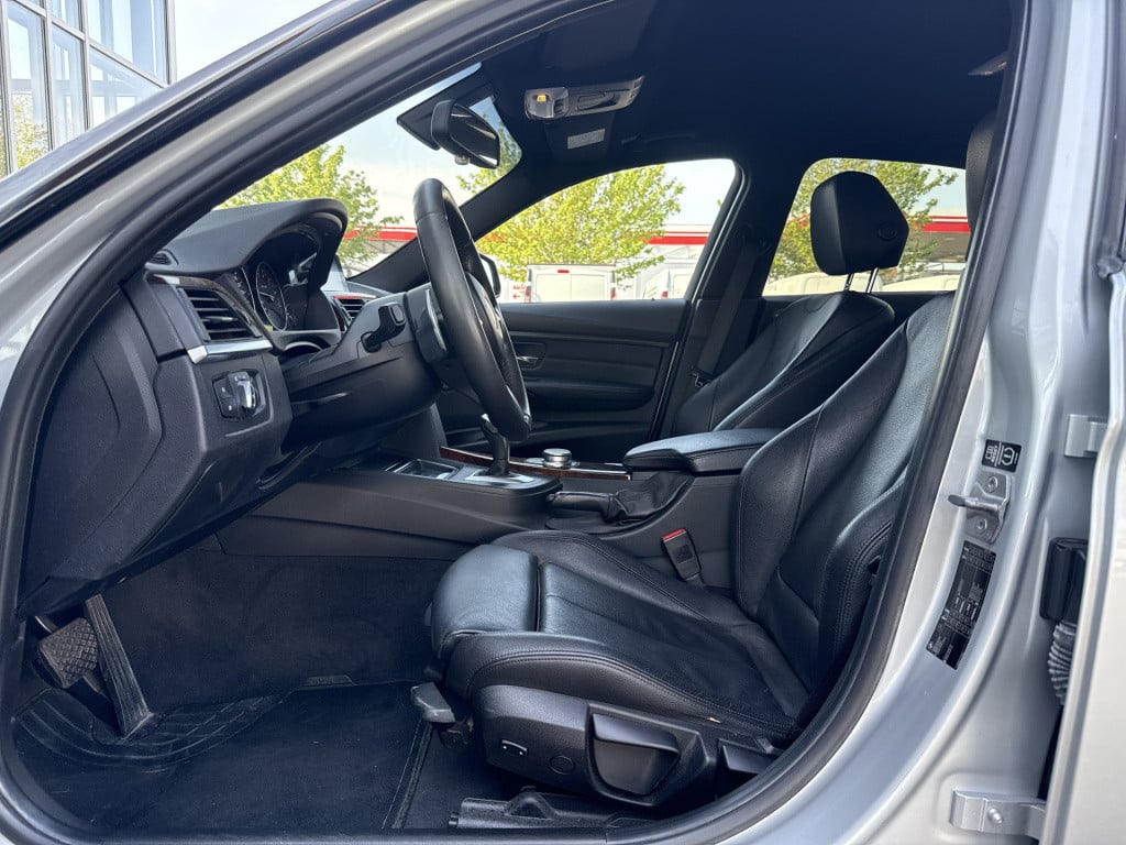 BMW 3-serie 320i high executive m sport | nl-auto | dealer ond. | m perform