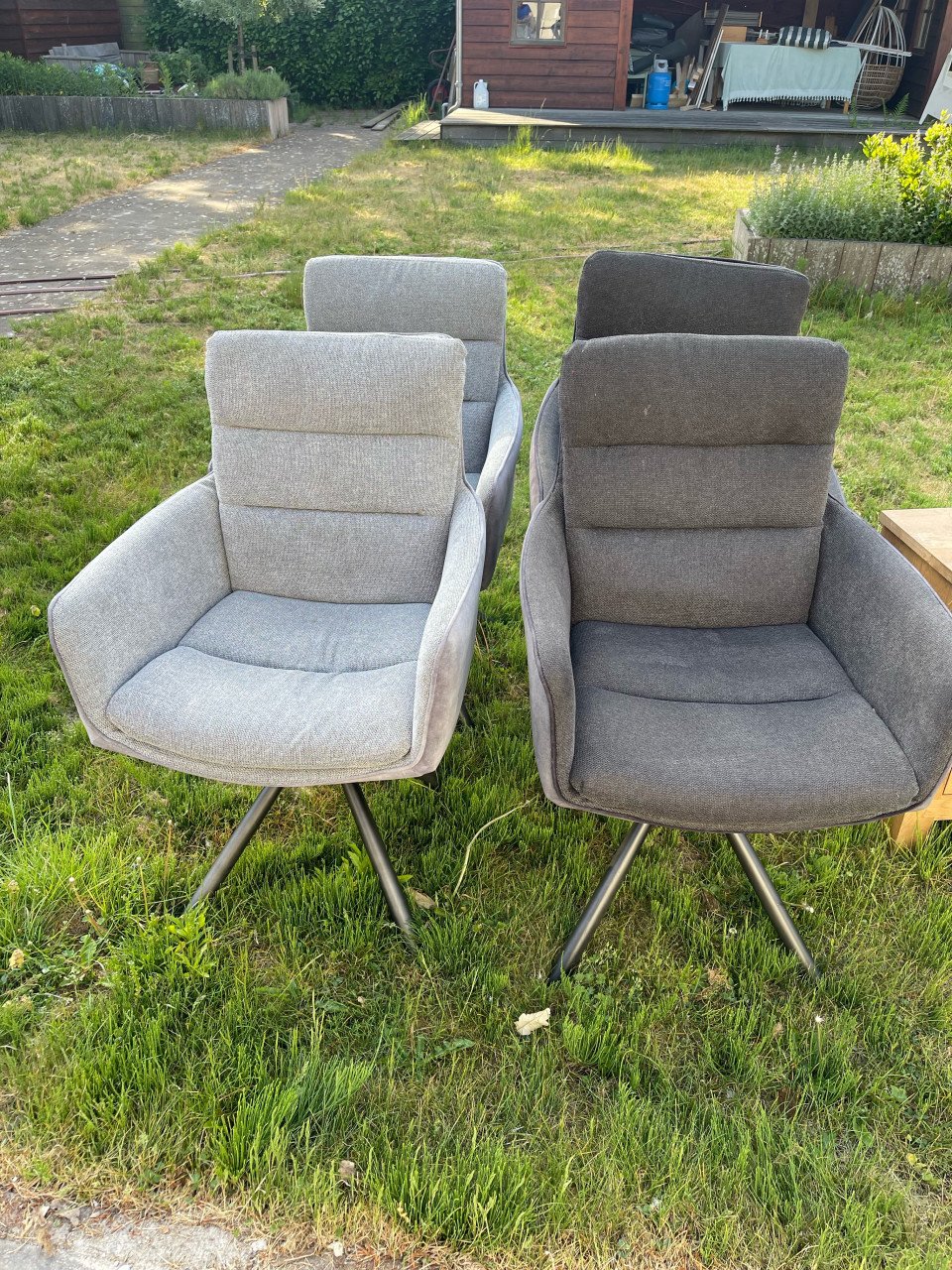 4 grijze comfortabele eetkamerstoelen