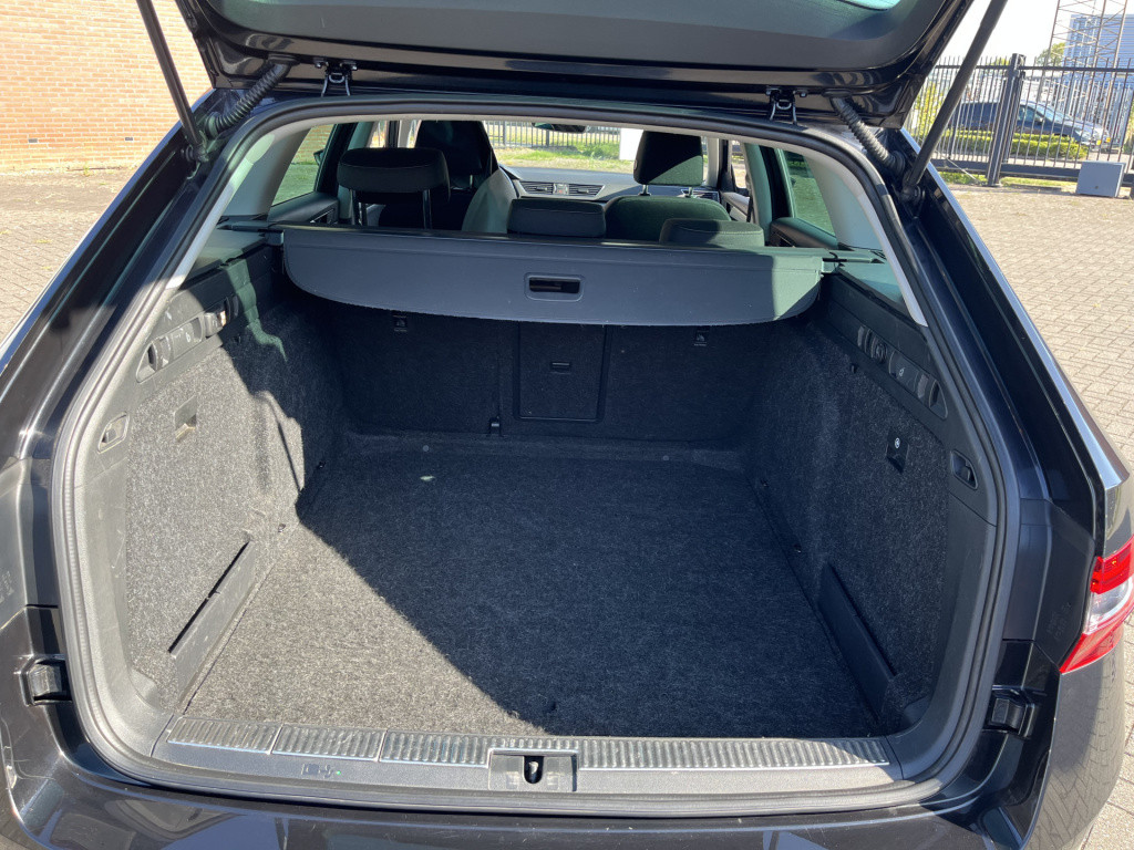 Skoda Superb combi 1.4 tsi act style business