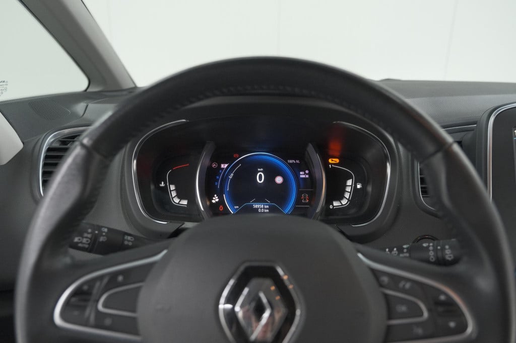Renault Grand Scenic tce 140 edc intens | 7 zitplaatsen | trekhaak | camera