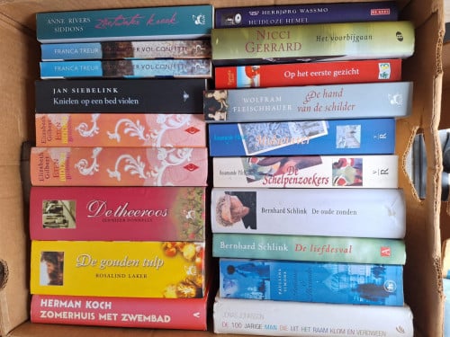 Zaterdag Snuffelmarkt: 📙OPRUIMING van boeken!!!📚