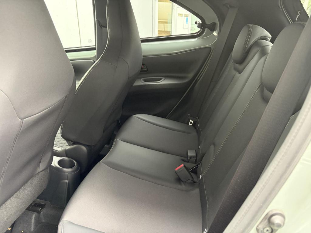 Toyota Aygo x 1.0 vvt-i s-cvt premium design pack/adaptive cruise/clima/vol