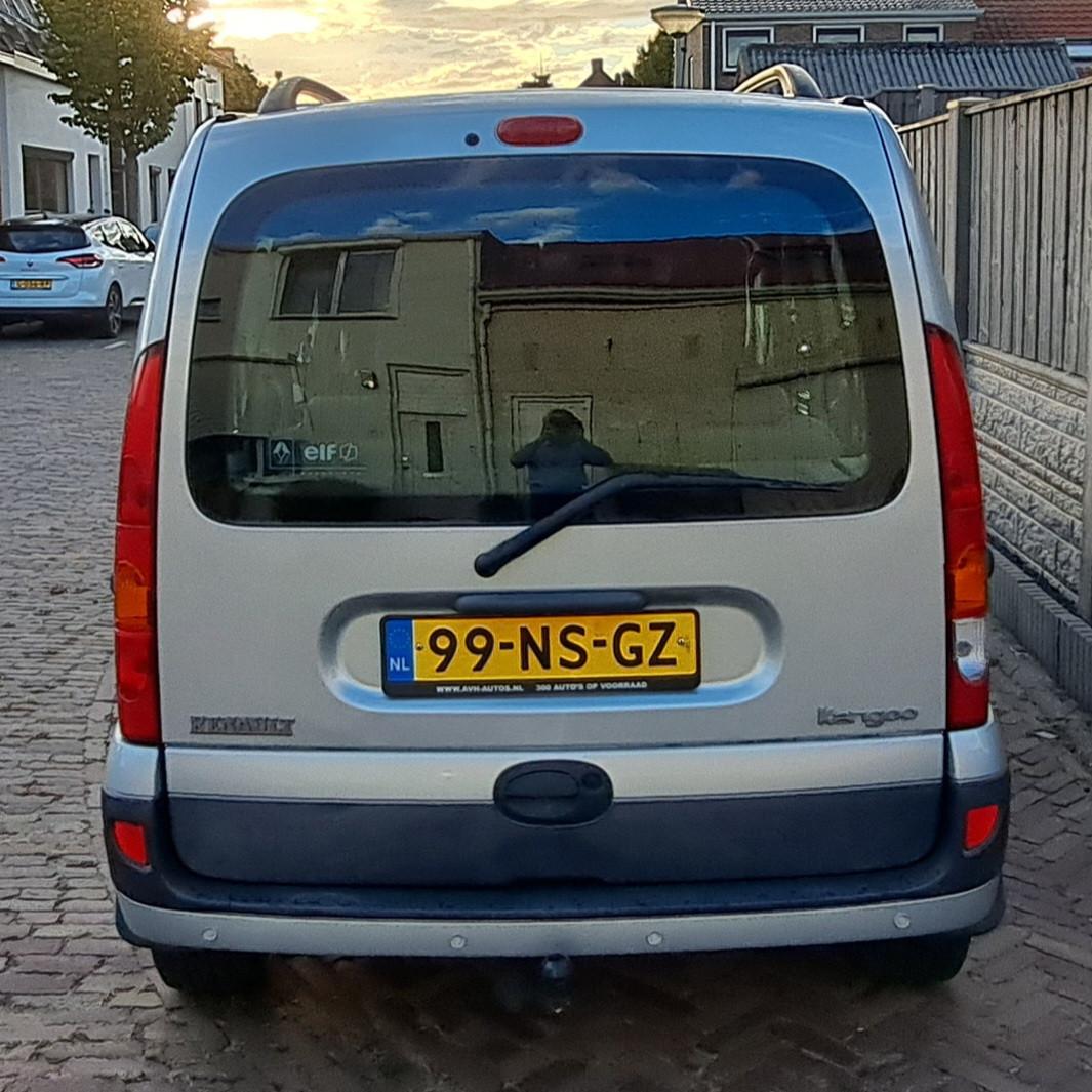 Renault Kangoo 1.6 16V 70KW 2004 Grijs € 2400