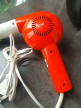 Mooie vintage Krups haardroger Type 436 ( puntgaaf kleur oranje)...