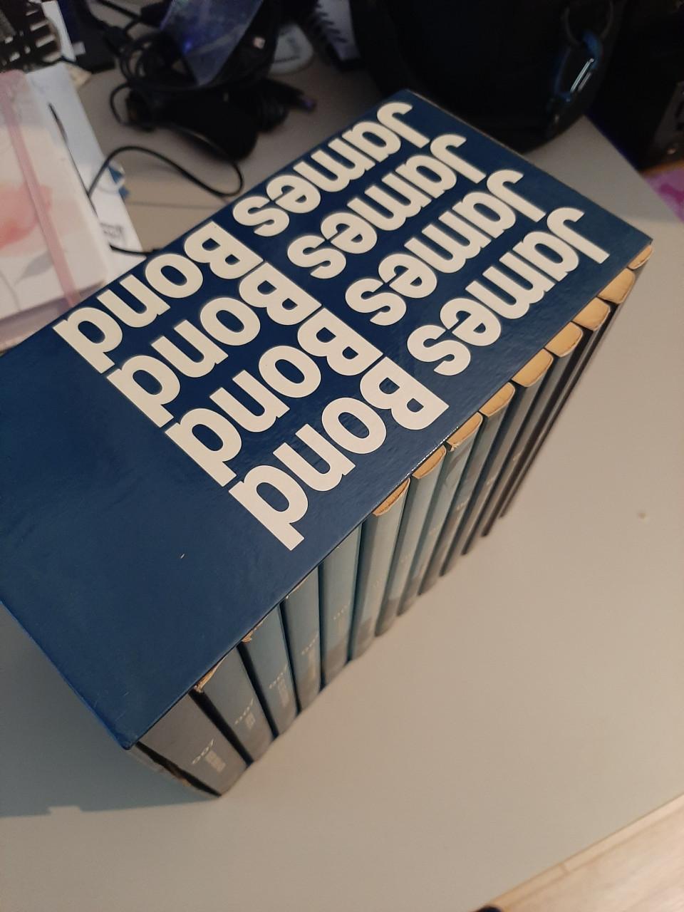 James Bond boekenreeks