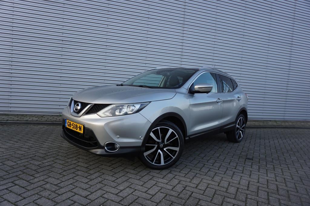Nissan Qashqai 1.2 tekna - automaat / climate / navi / cruise / leder / cam