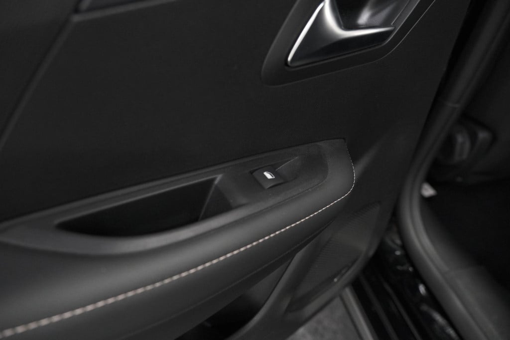 Peugeot 208 puretech 100 allure | 360 camera | dodehoekdetectie | stoelverw