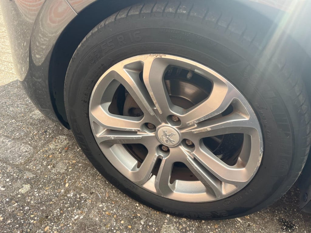 Peugeot 208 1.6 vti allure | orig. nl | nwe apk